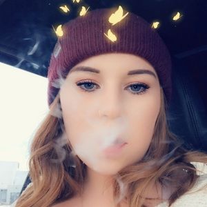 Meet your Posher, Alexandra